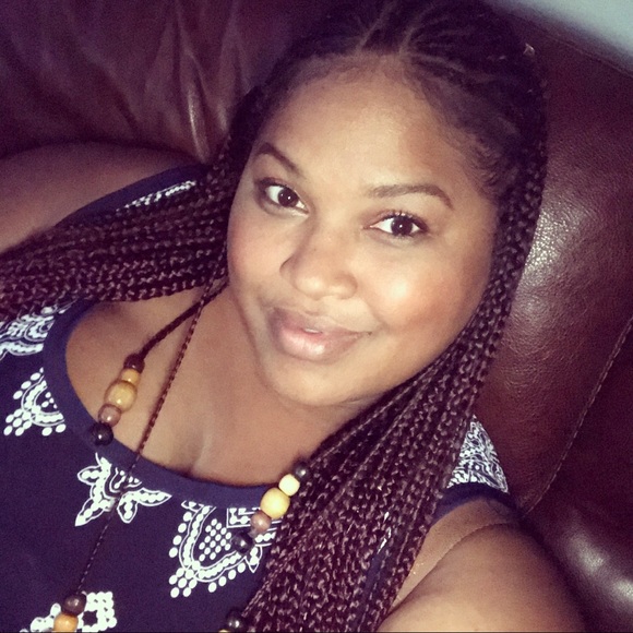 Meet your Posher, Mika - Picture 2 of 3